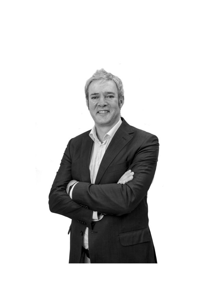 Equipo de trabajo Jorge Barturen 670x1030 - Equipo de trabajo