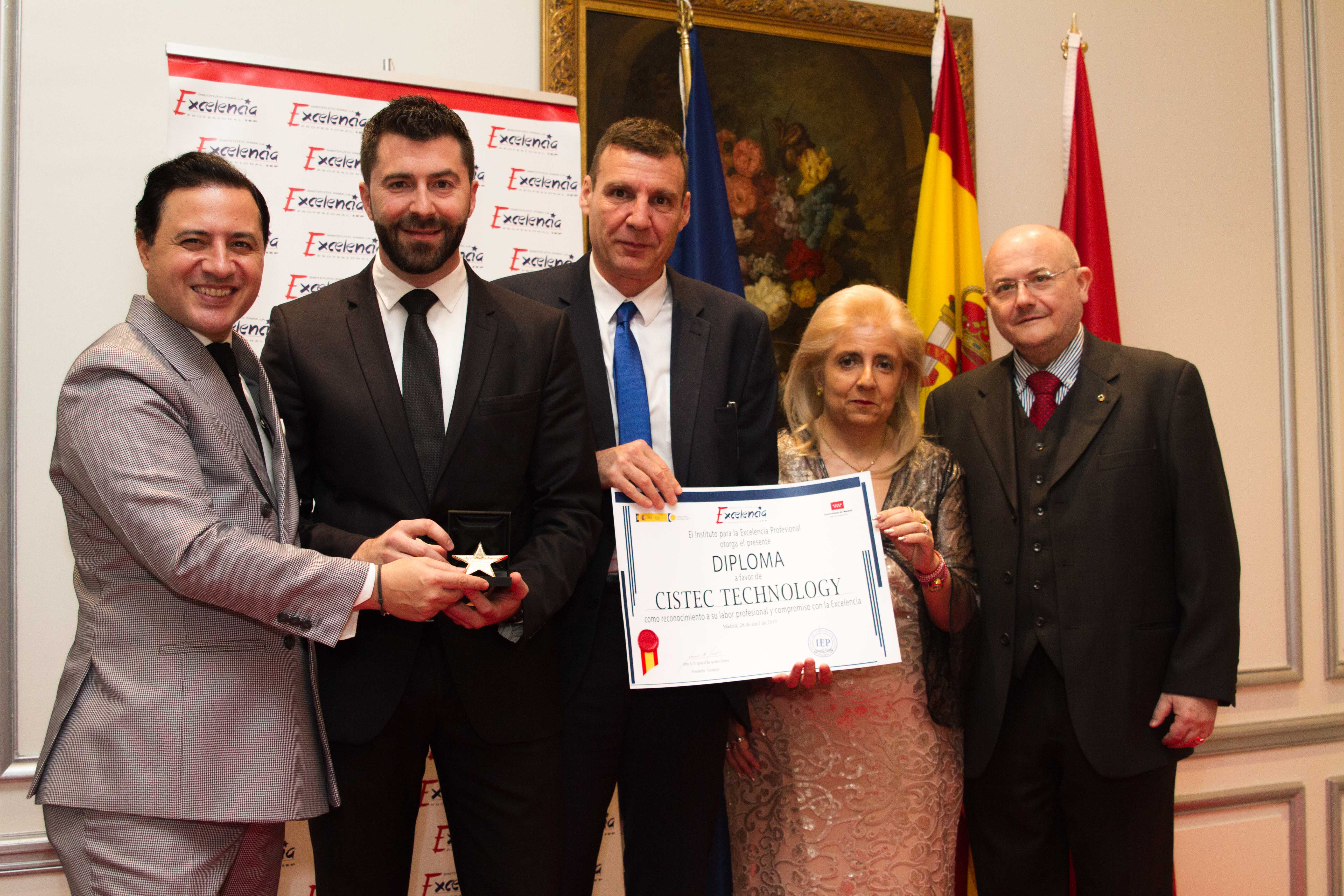 CISTEC recibe el premio a la excelencia profesional IEP CISTEC 1 - CISTEC recibe el premio a la excelencia profesional